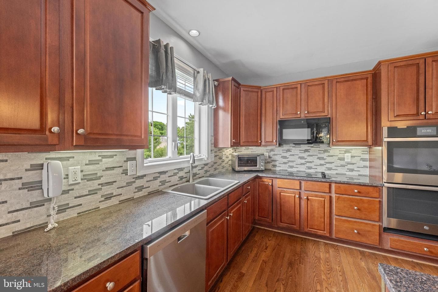 592 W Creek Road photo 14