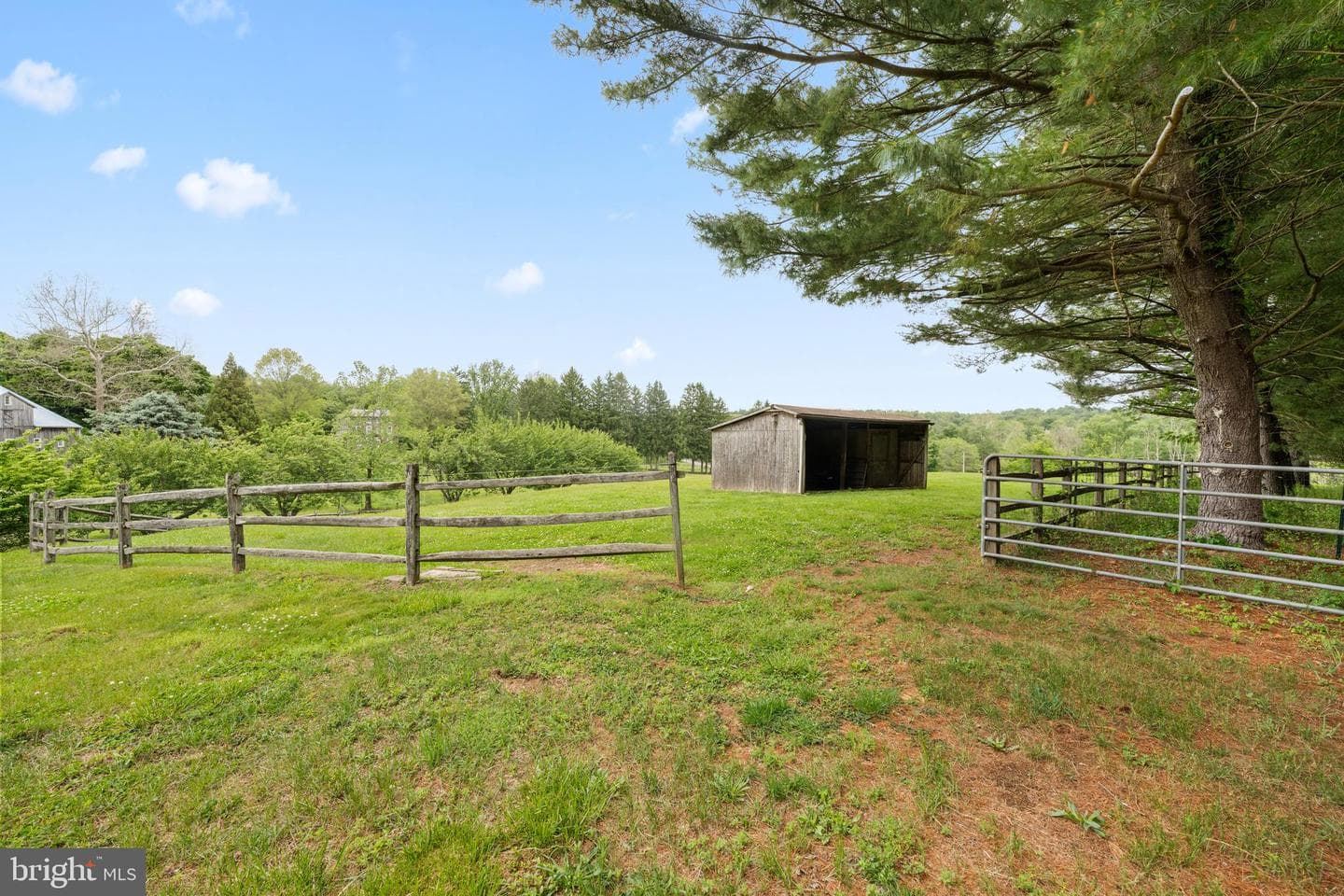 592 W Creek Road photo 48