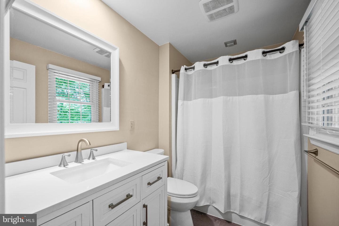 913 Heather Lane photo 22