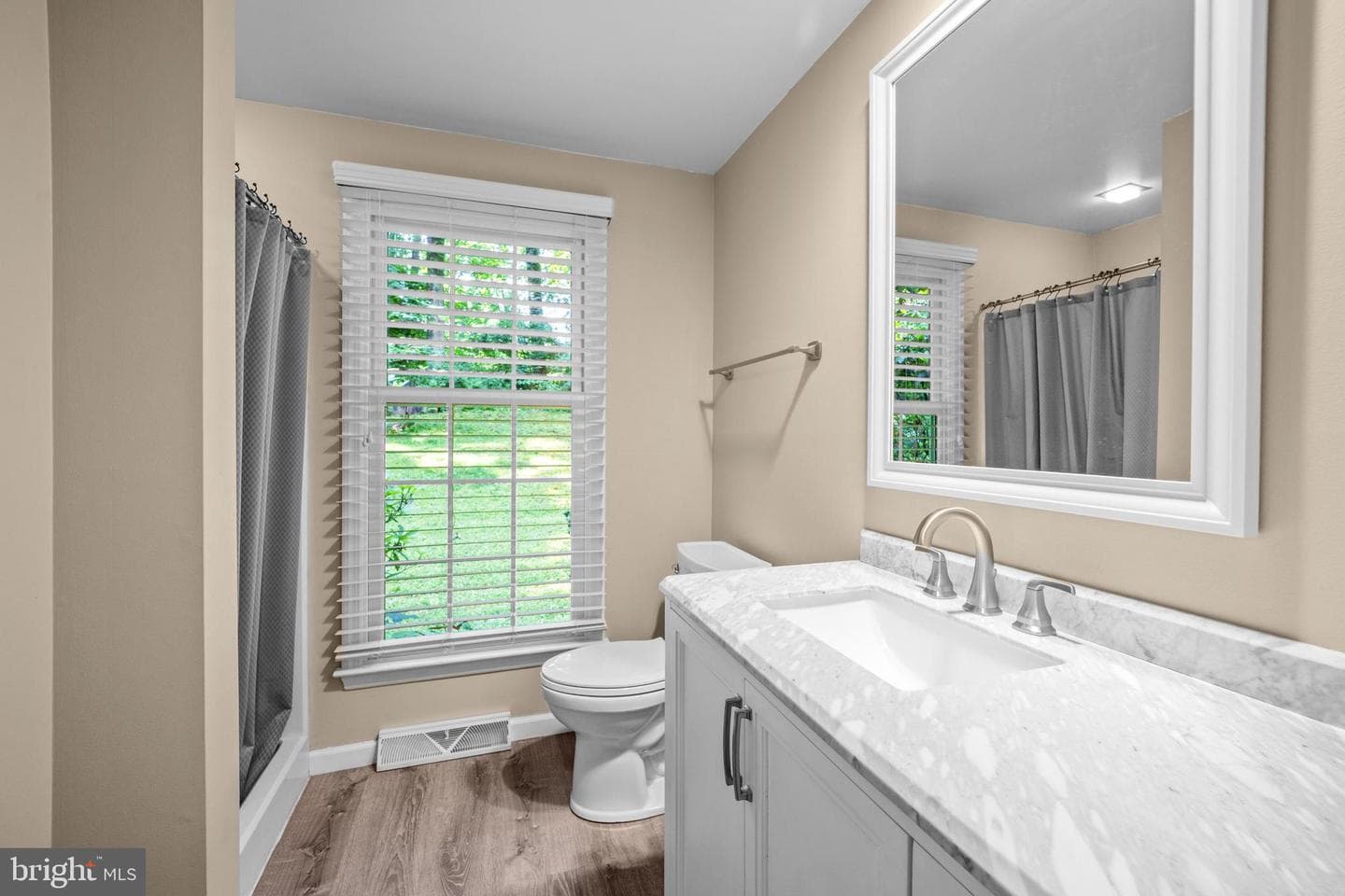 913 Heather Lane photo 25