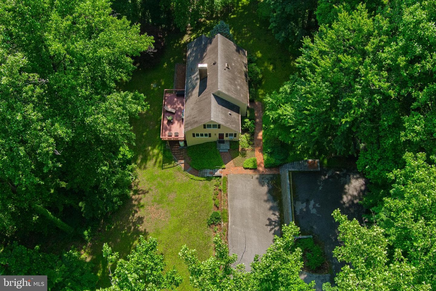913 Heather Lane photo 3