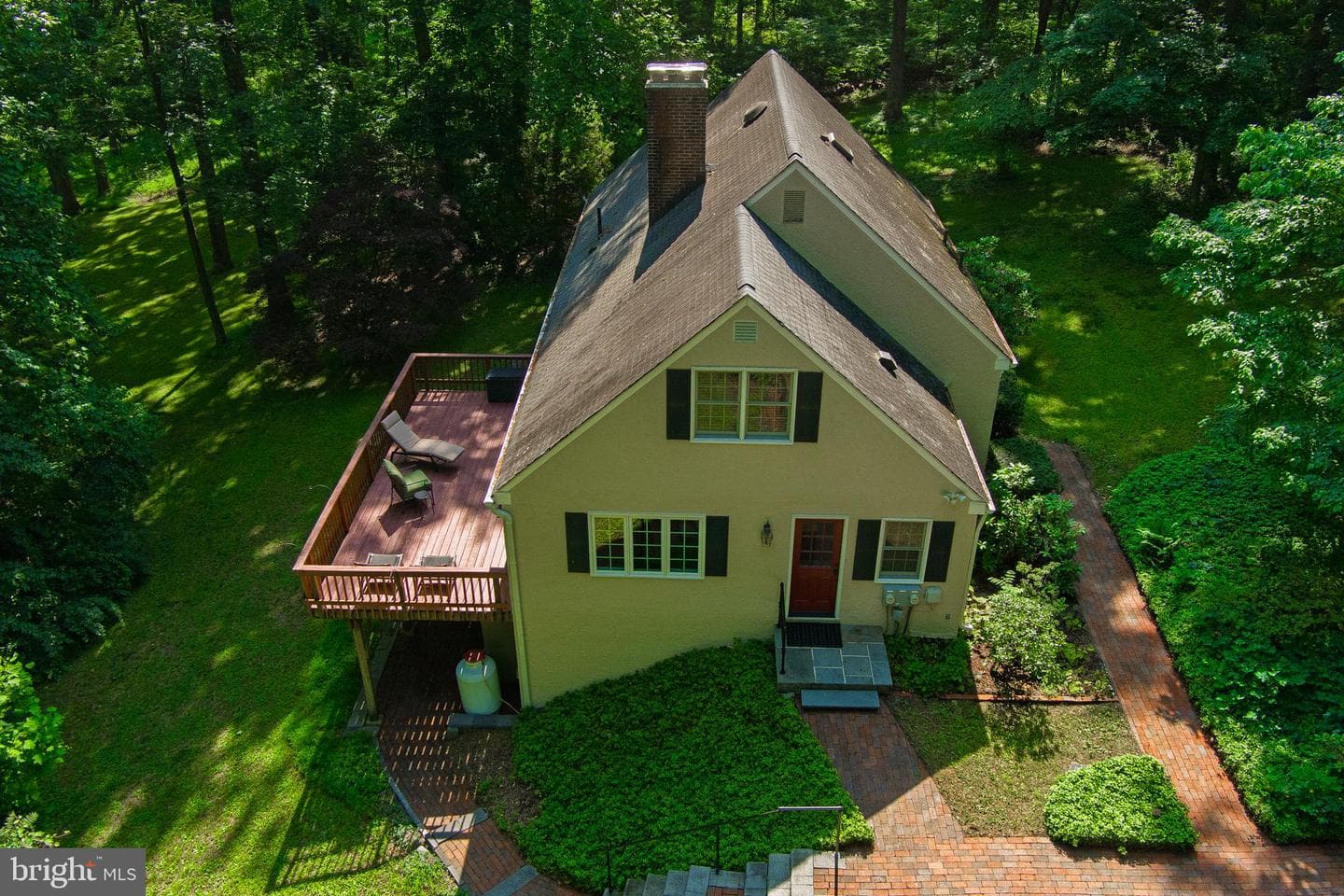 913 Heather Lane photo 4