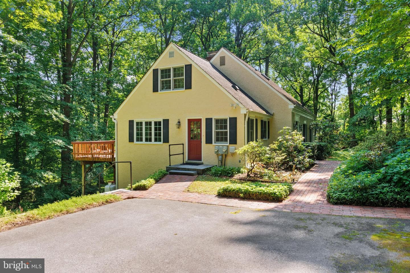 913 Heather Lane photo 5