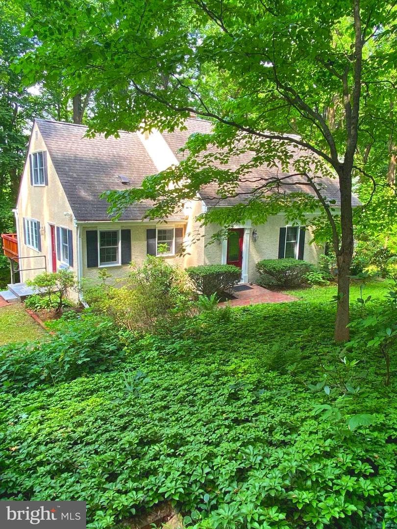 913 Heather Lane photo 6