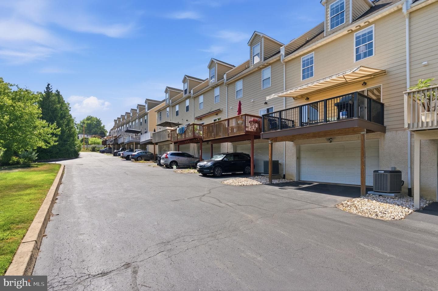 308 E Mulberry Street photo 40