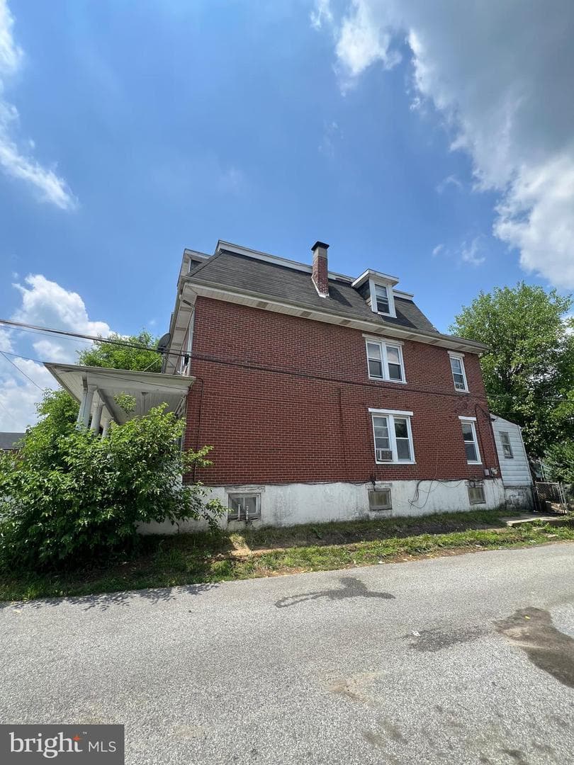 617 Belmont Street photo 10