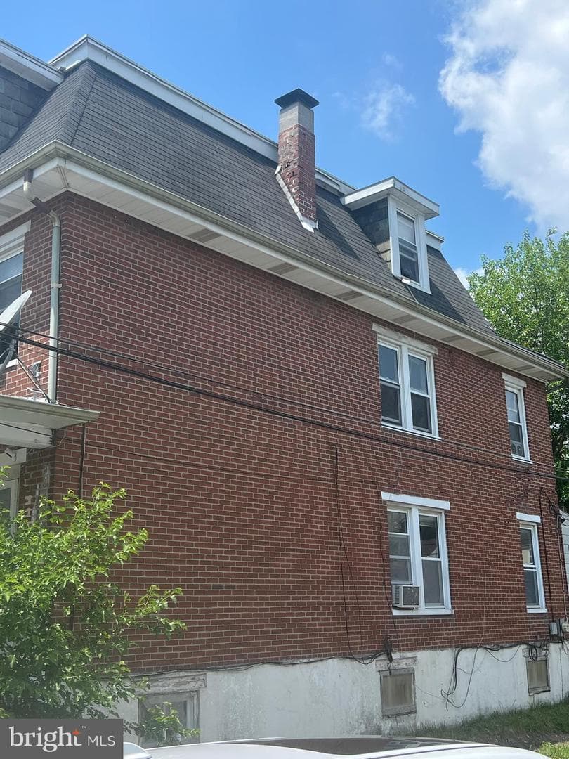 617 Belmont Street photo 11