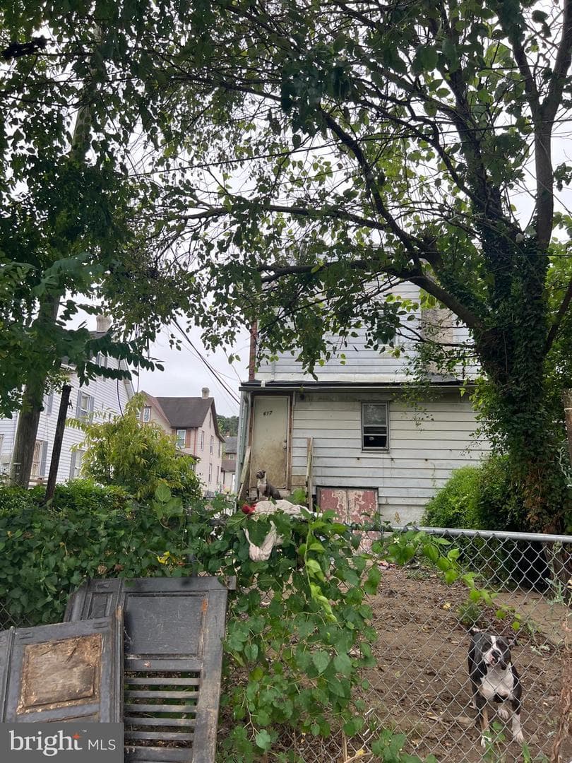617 Belmont Street photo 8