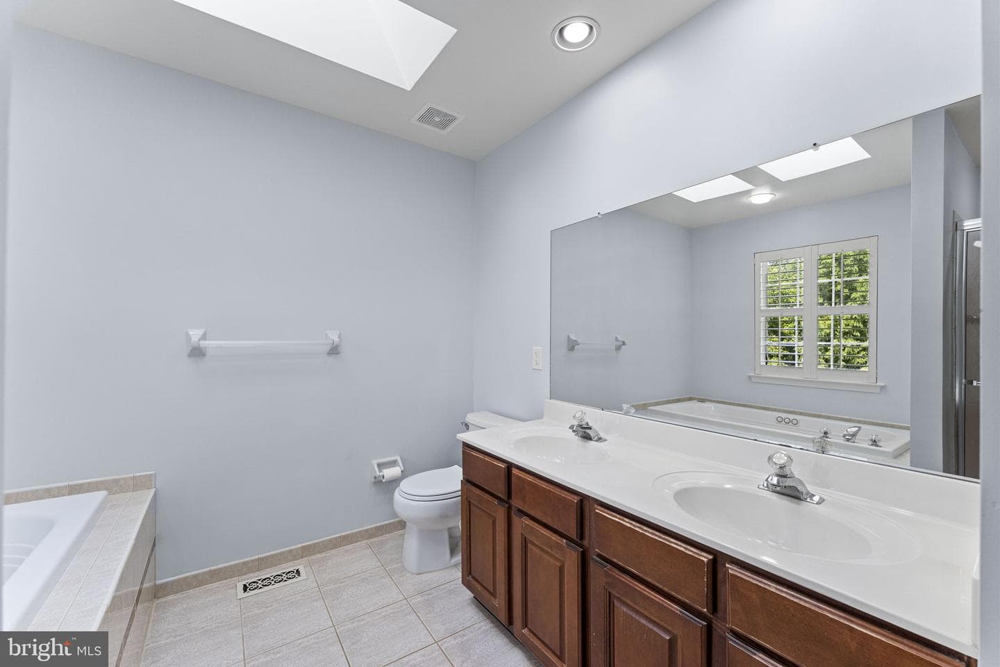 177 Stewarts Court photo 18