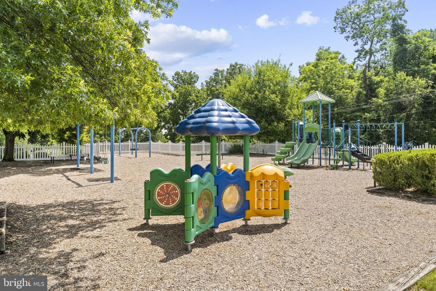 177 Stewarts Court photo 33