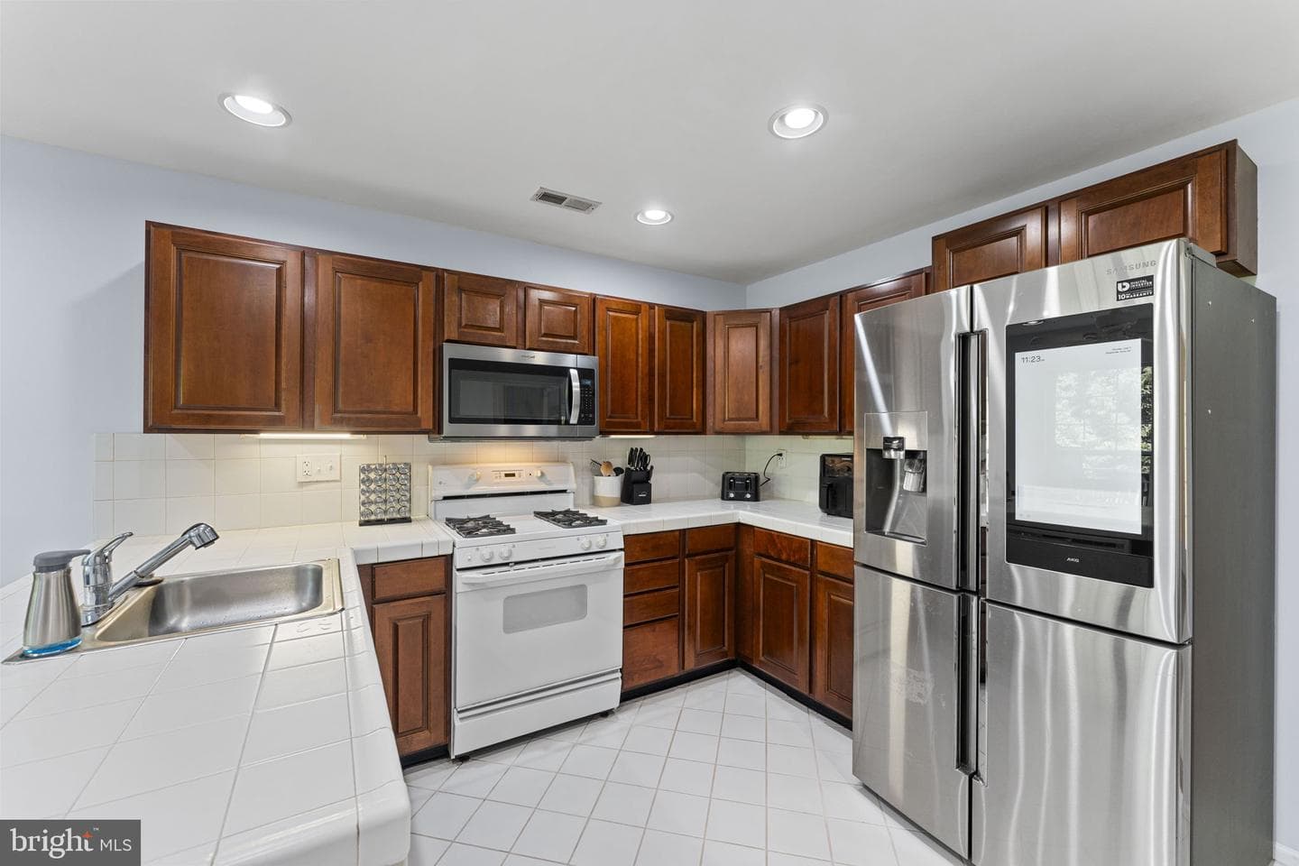 177 Stewarts Court photo 9