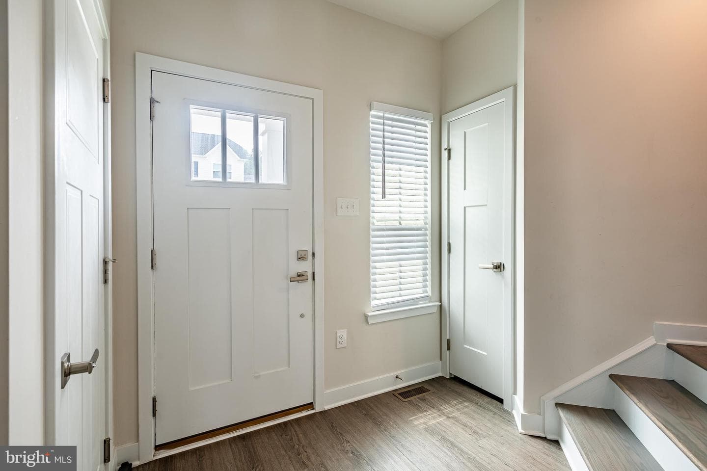 208 Chase Drive photo 4