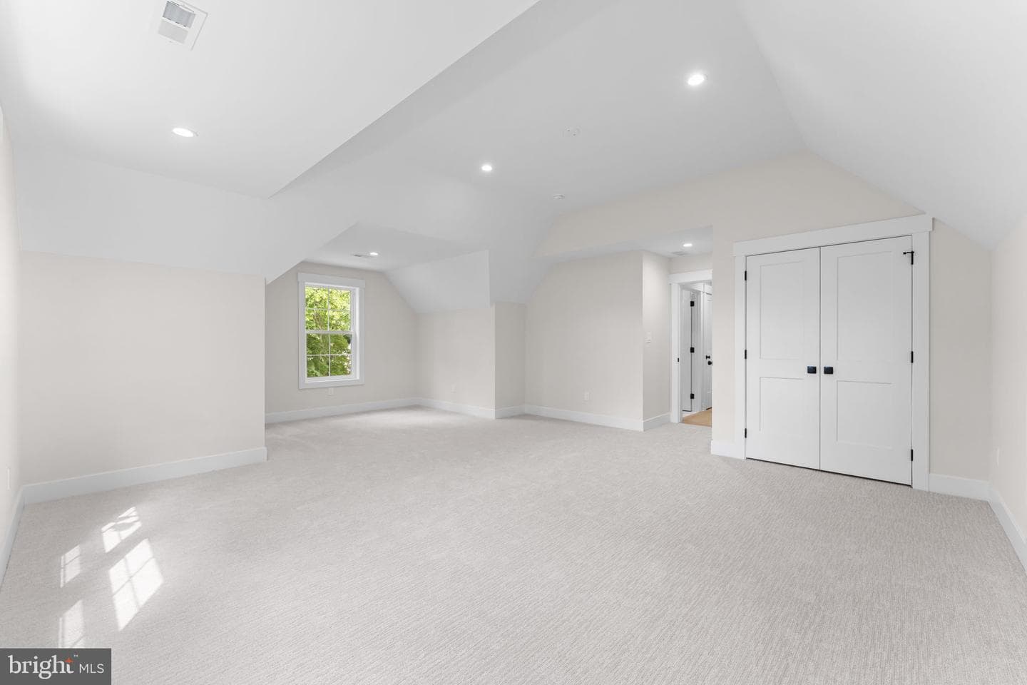 17 Hickory Lane photo 39
