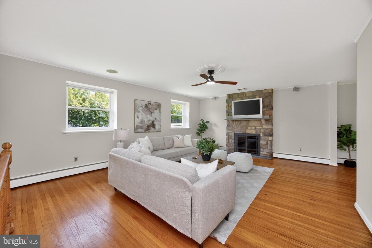 1190 Beaumont Road photo 10