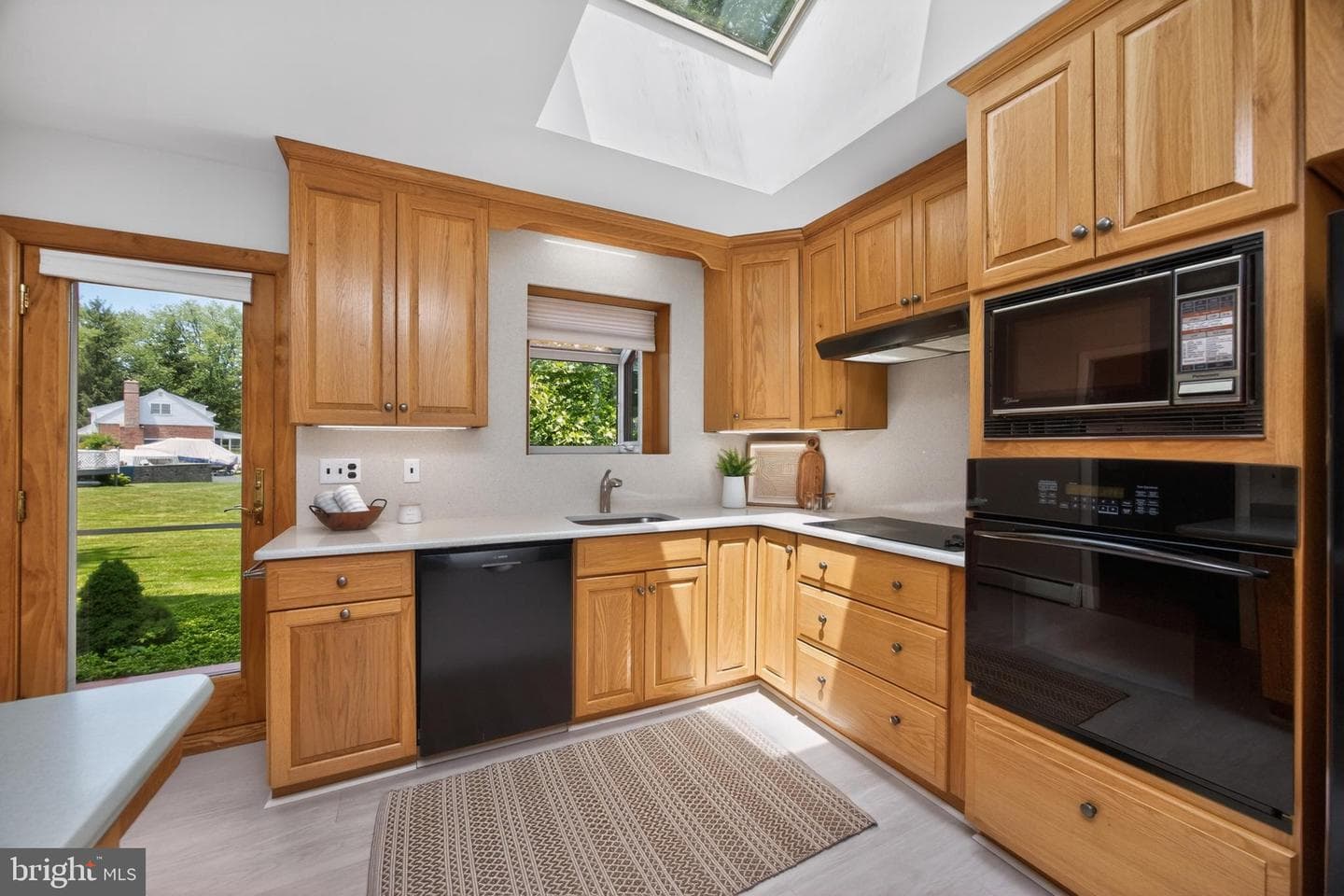 1190 Beaumont Road photo 13