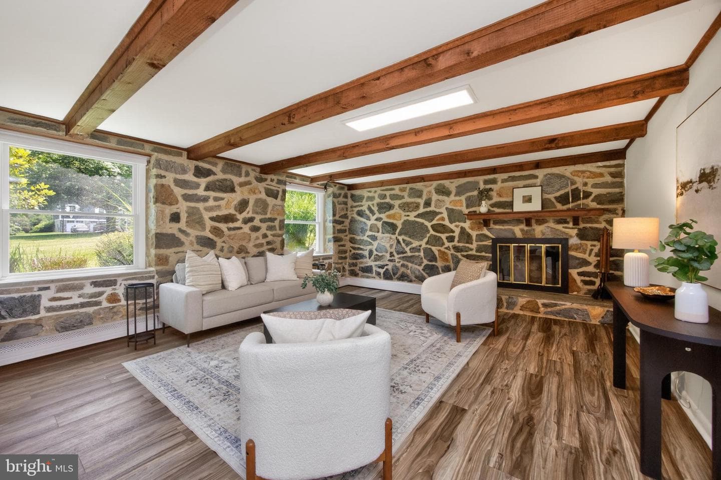 1190 Beaumont Road photo 4