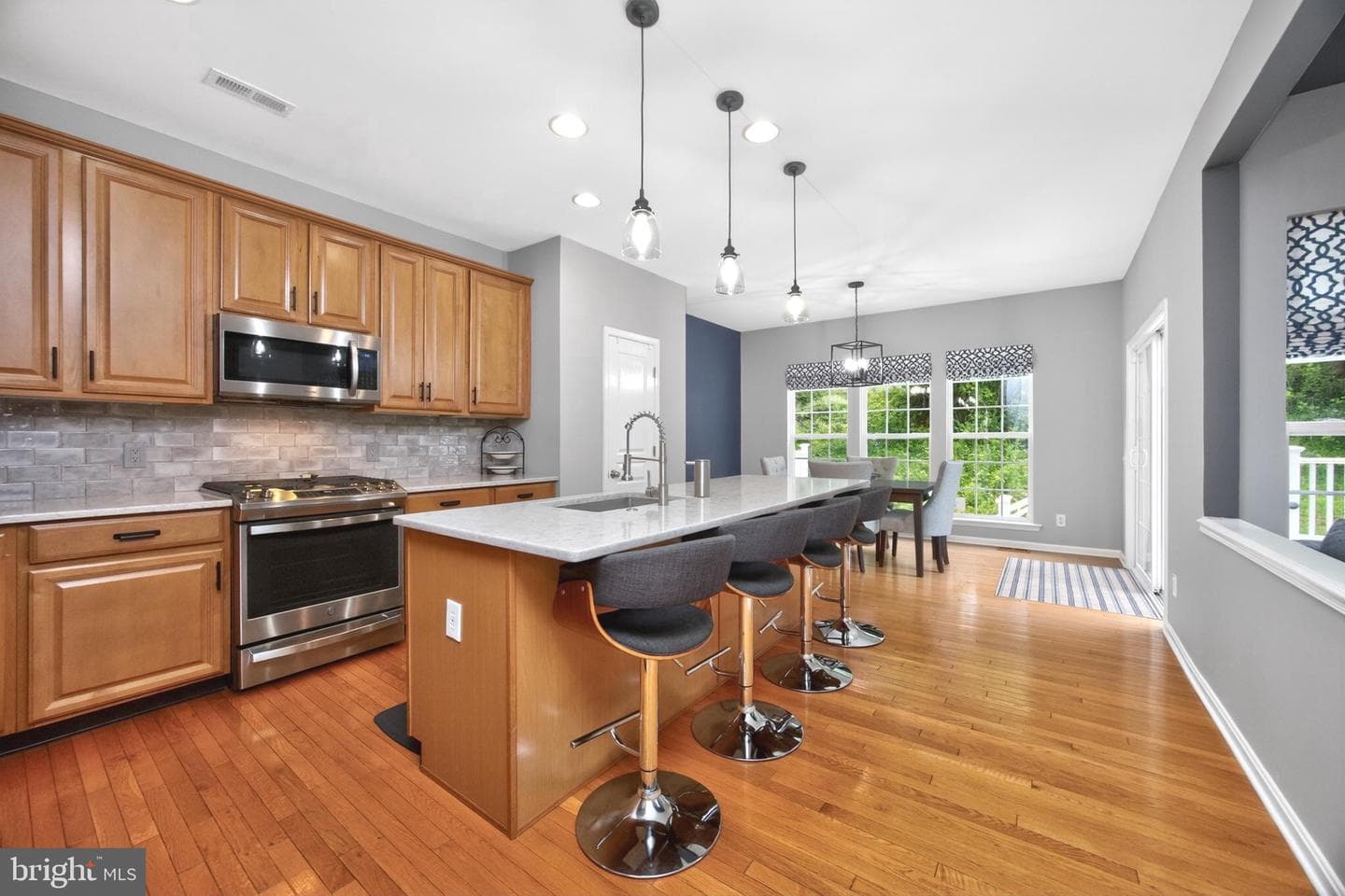 650 Churchill Road photo 2