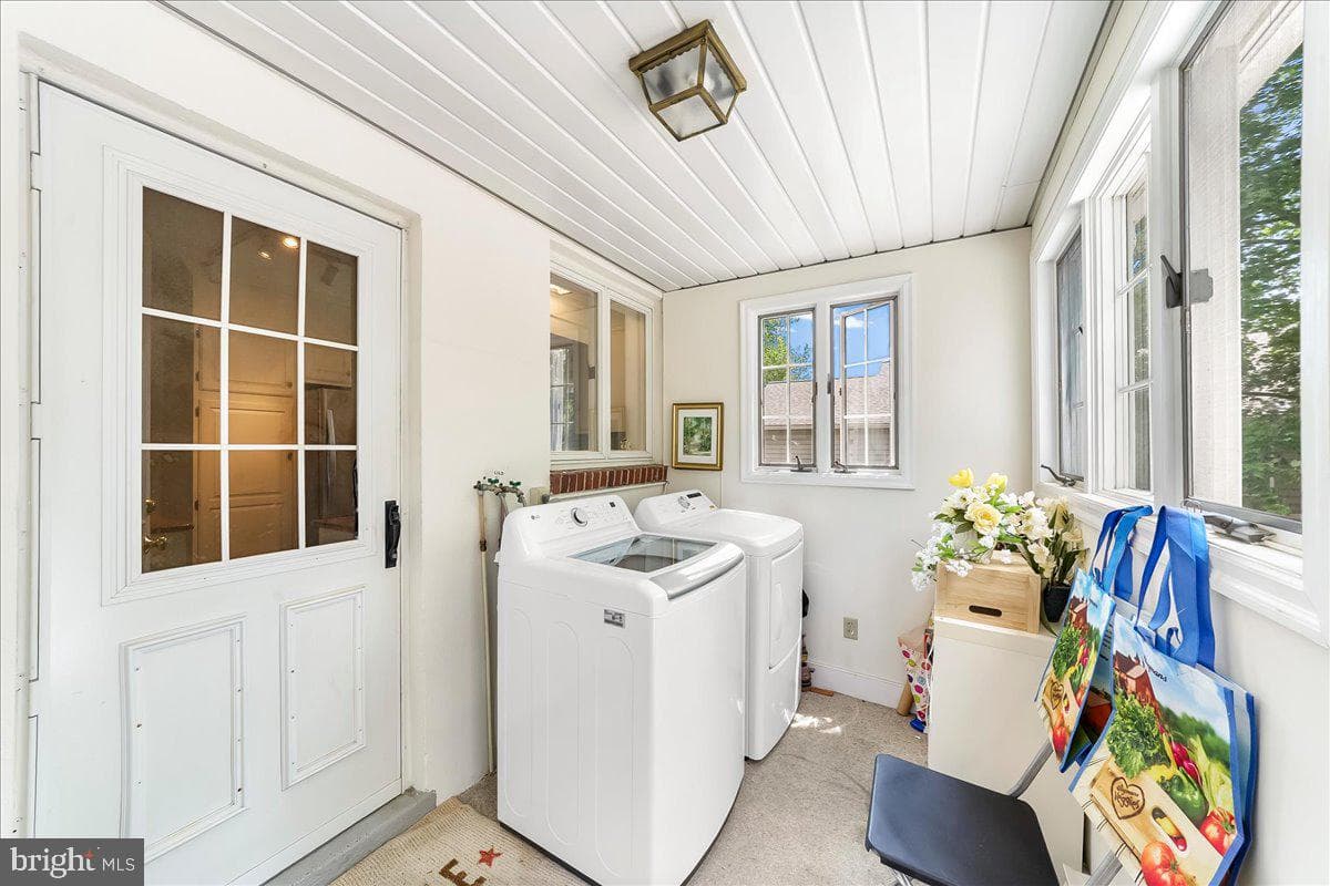 3060 Manor Road photo 16