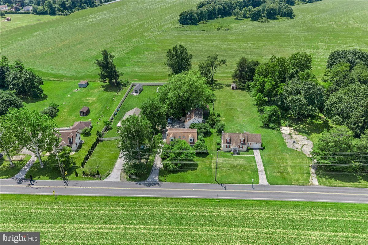 3060 Manor Road photo 33