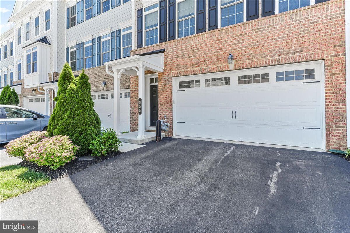 855 Stonecliffe Road, Malvern