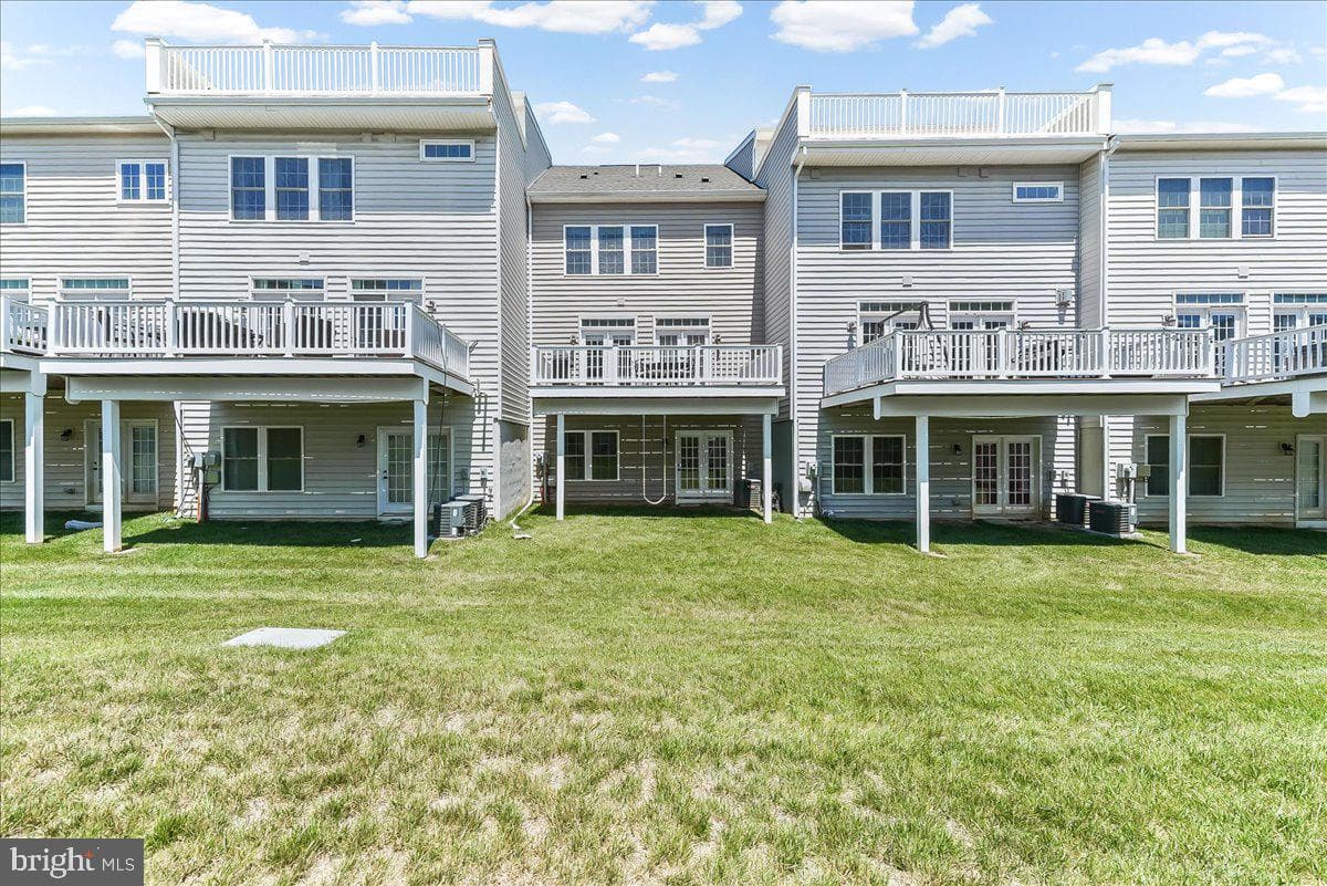 855 Stonecliffe Road photo 28