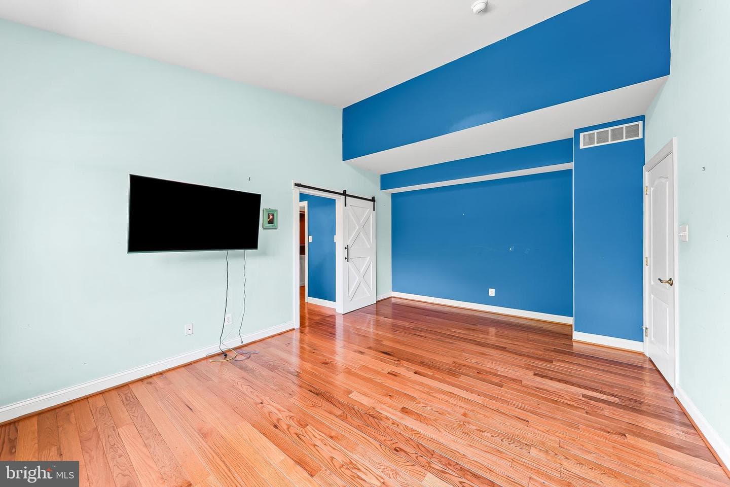 647 Martin Drive photo 18
