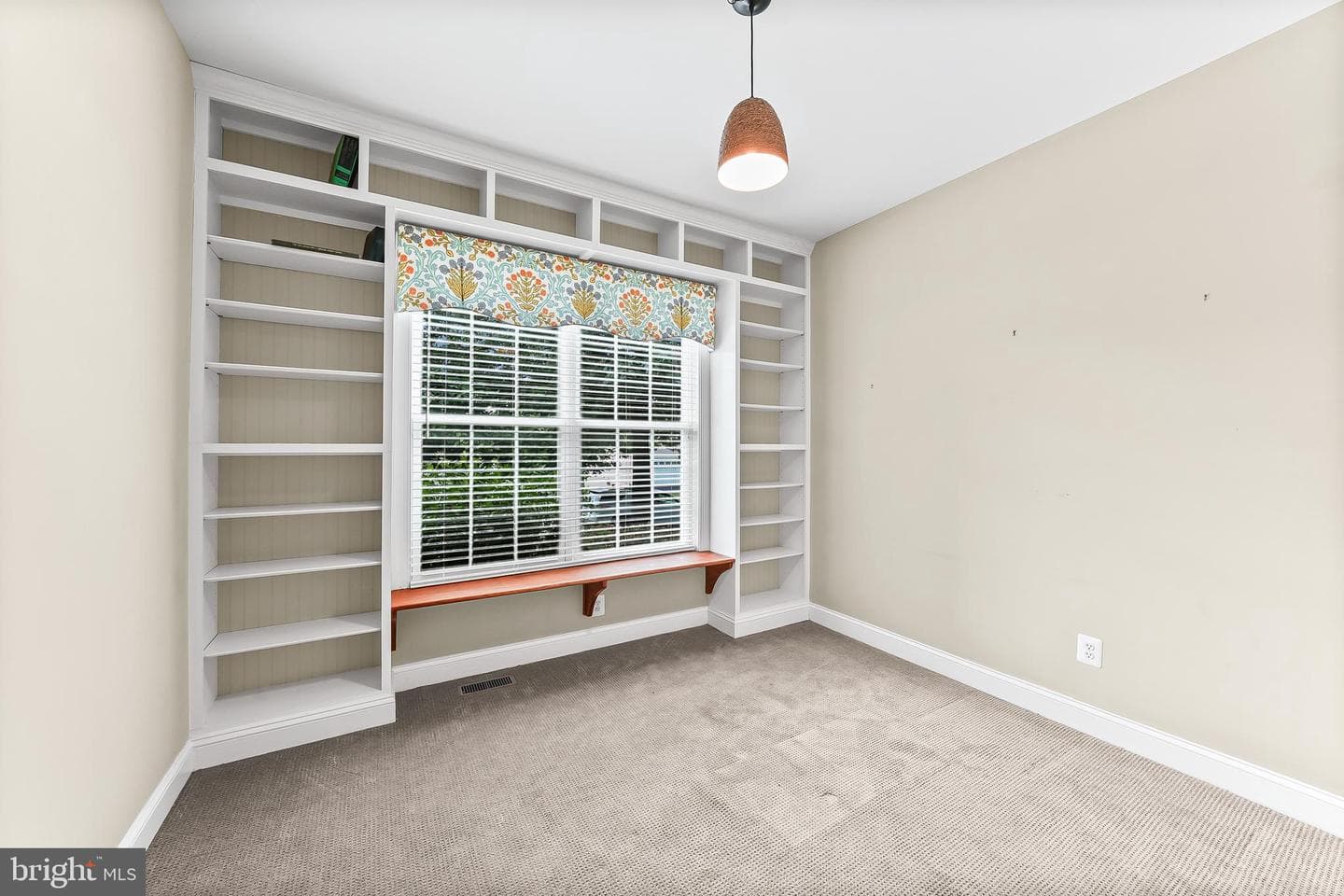 647 Martin Drive photo 22