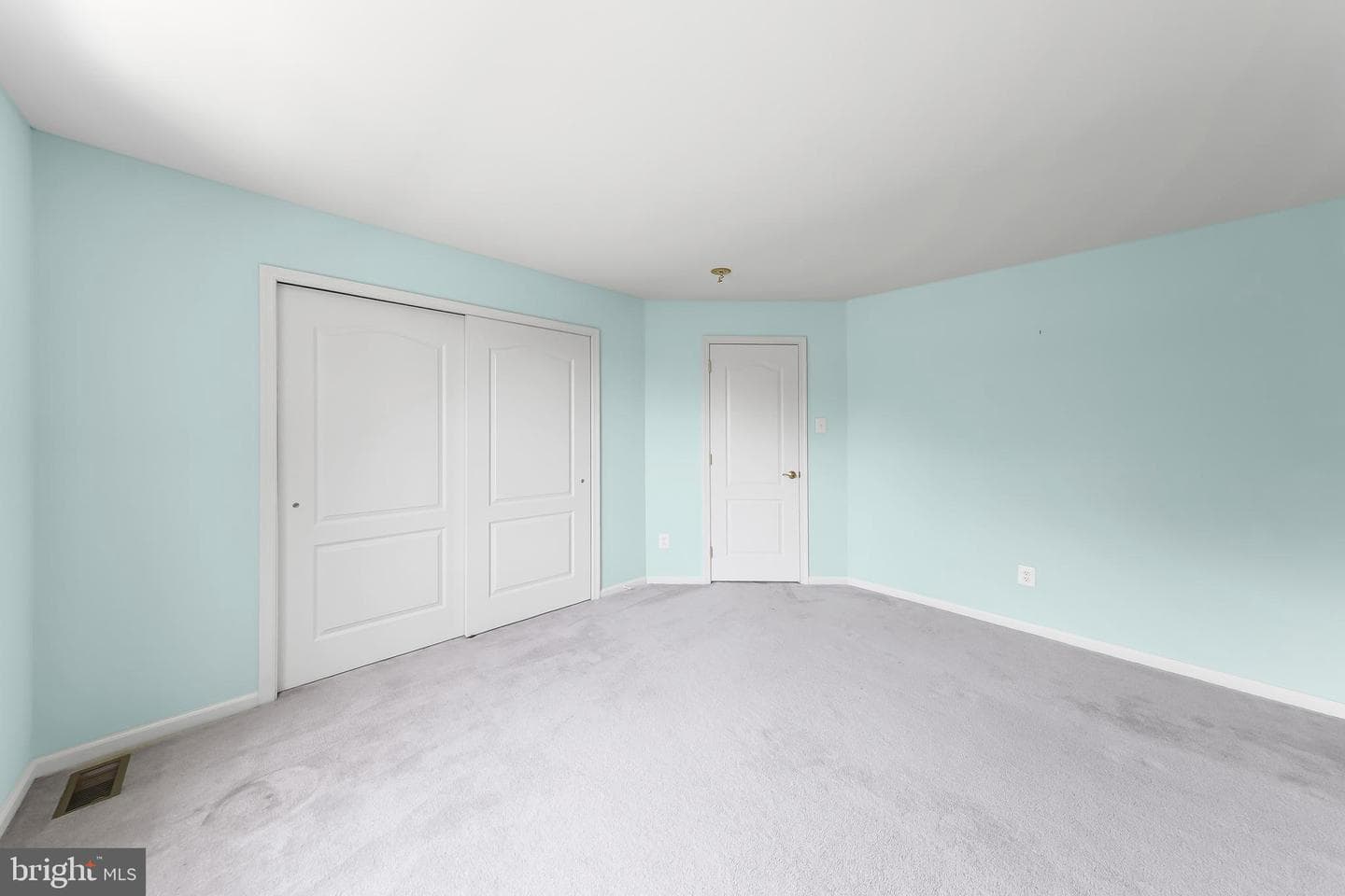 647 Martin Drive photo 26