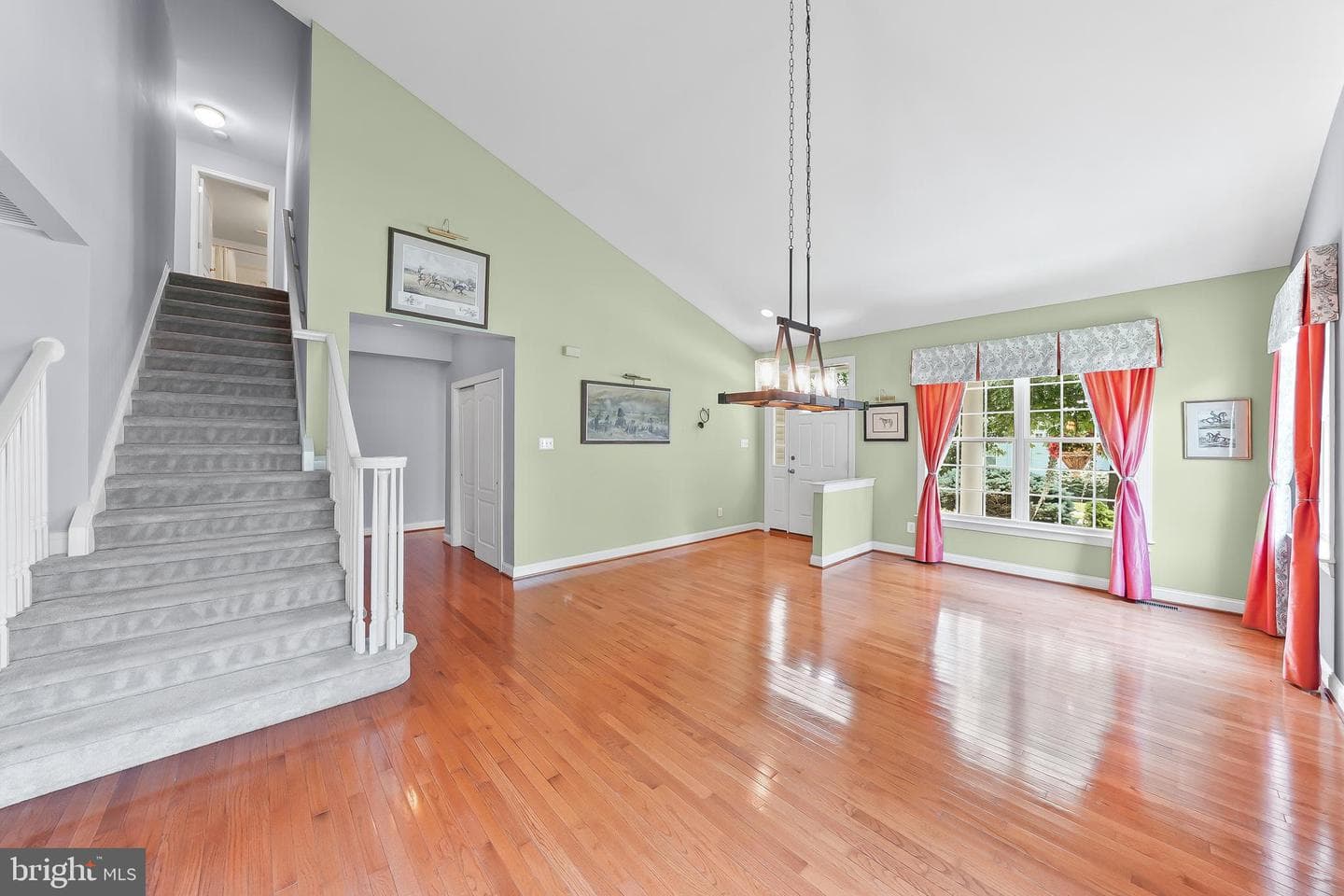 647 Martin Drive photo 8
