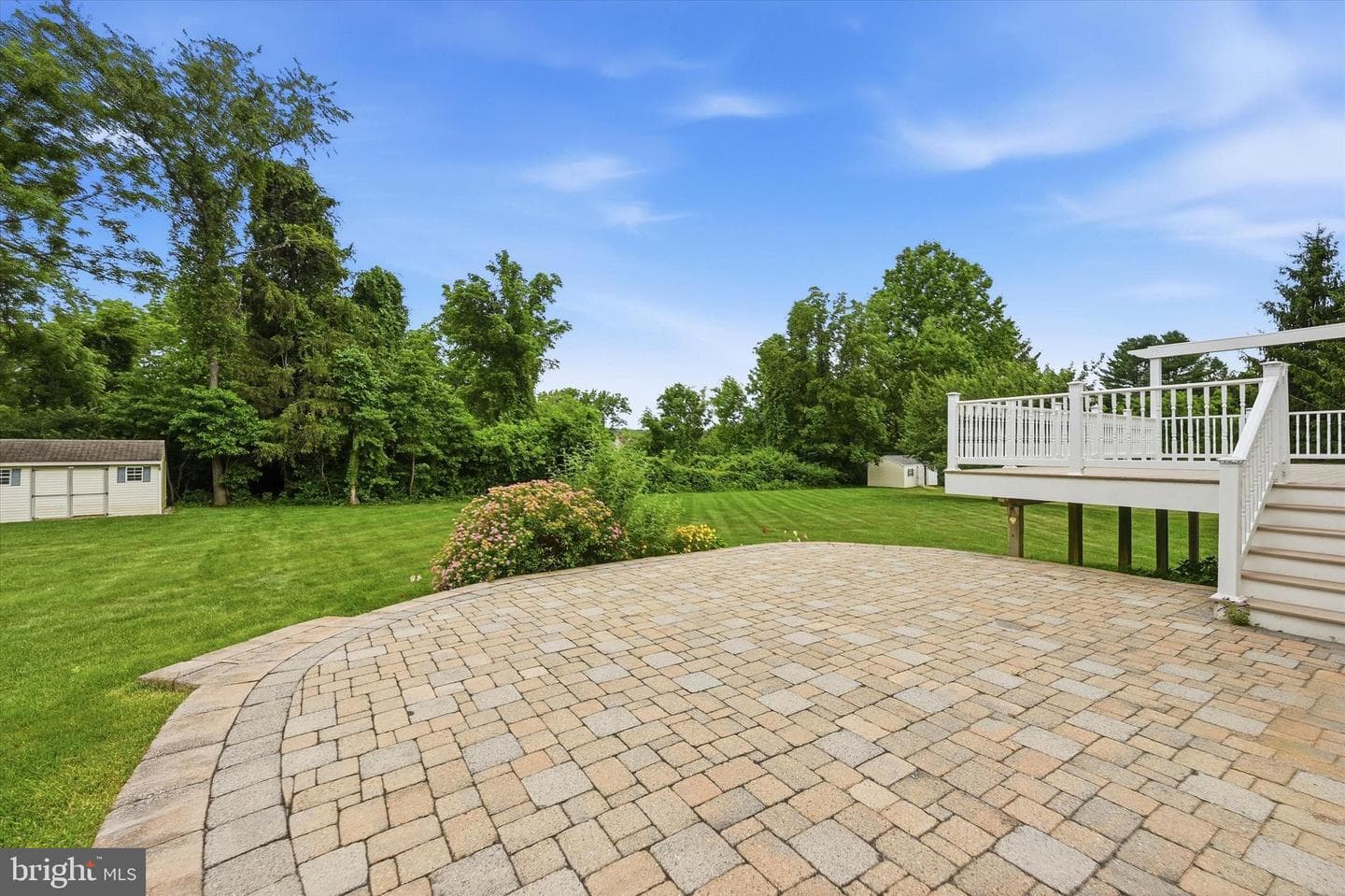 108 Cooper Hawk Drive photo 27