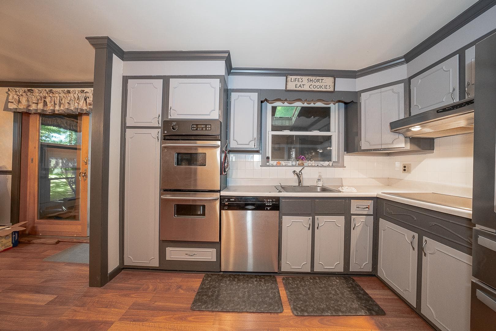 1310 Mary Jane Lane photo 10