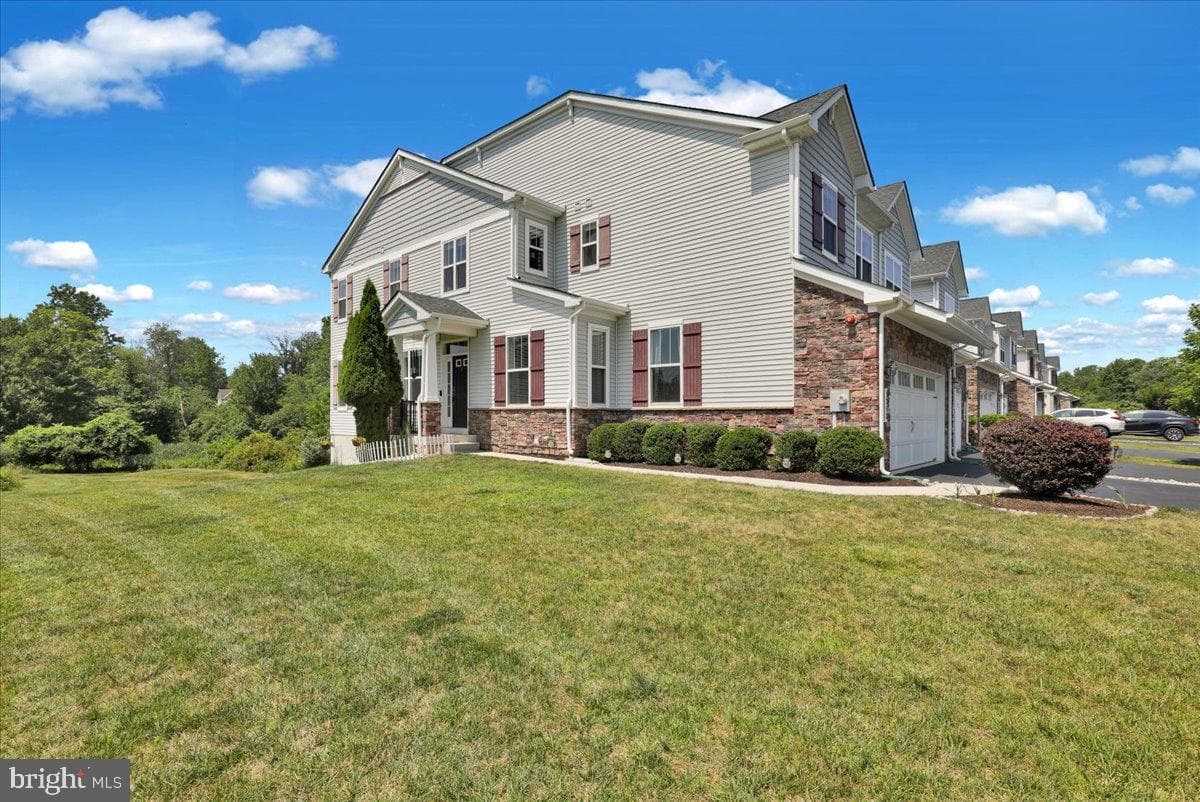 3250 Krista Lane photo 4