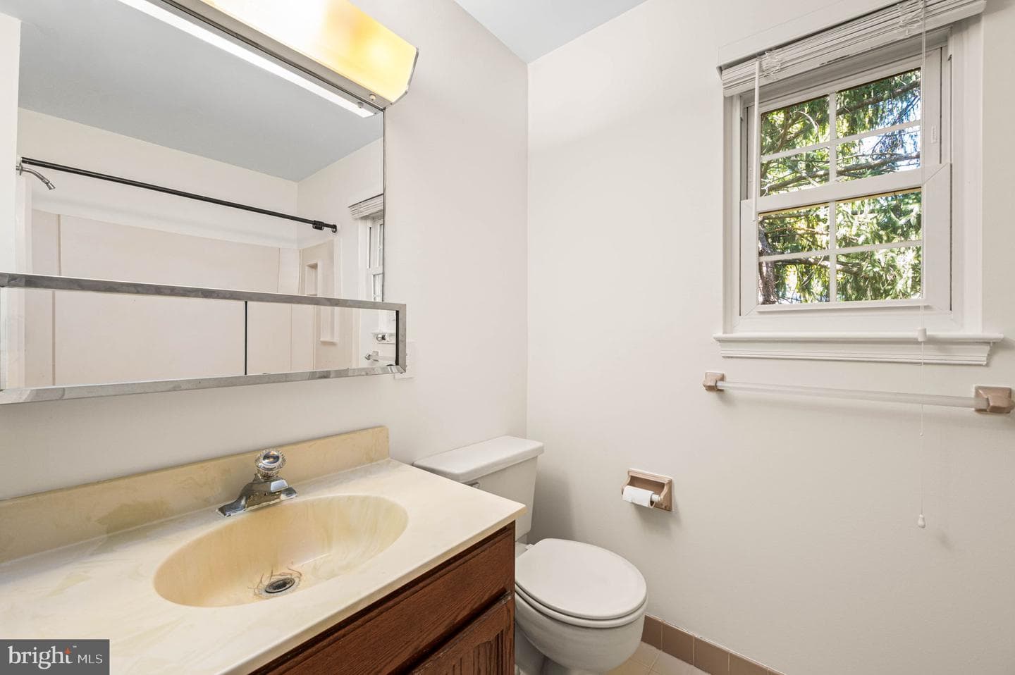 242 Valley Stream Lane photo 19