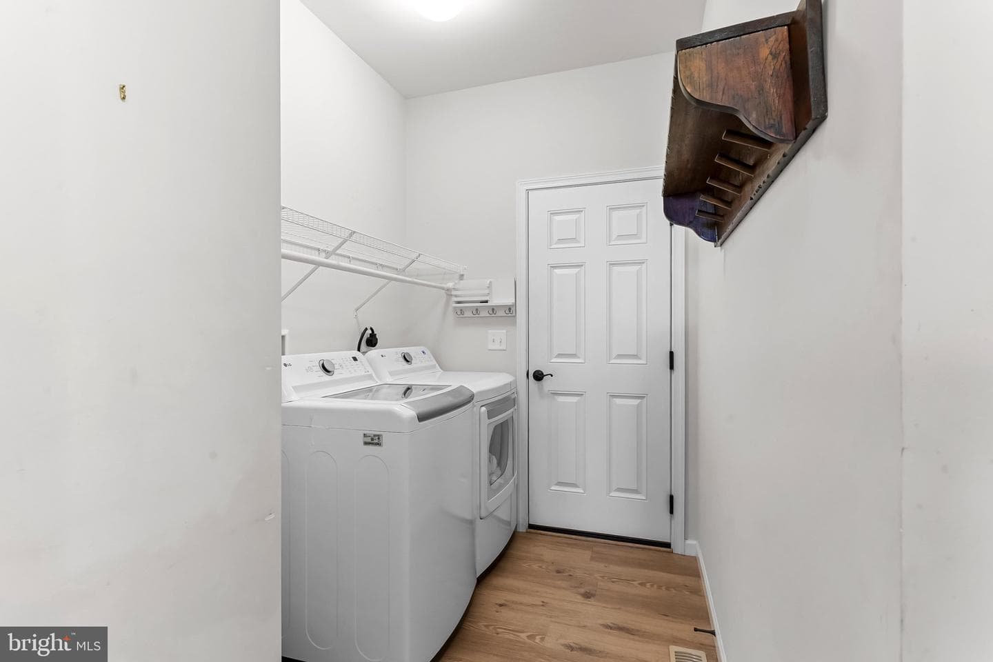 614 Greenbriar Path photo 10