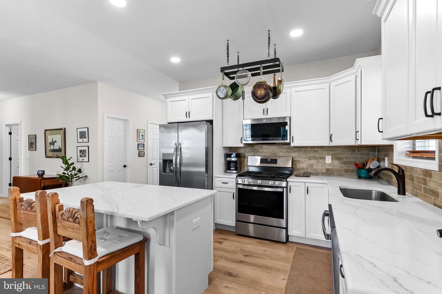 614 Greenbriar Path photo 3