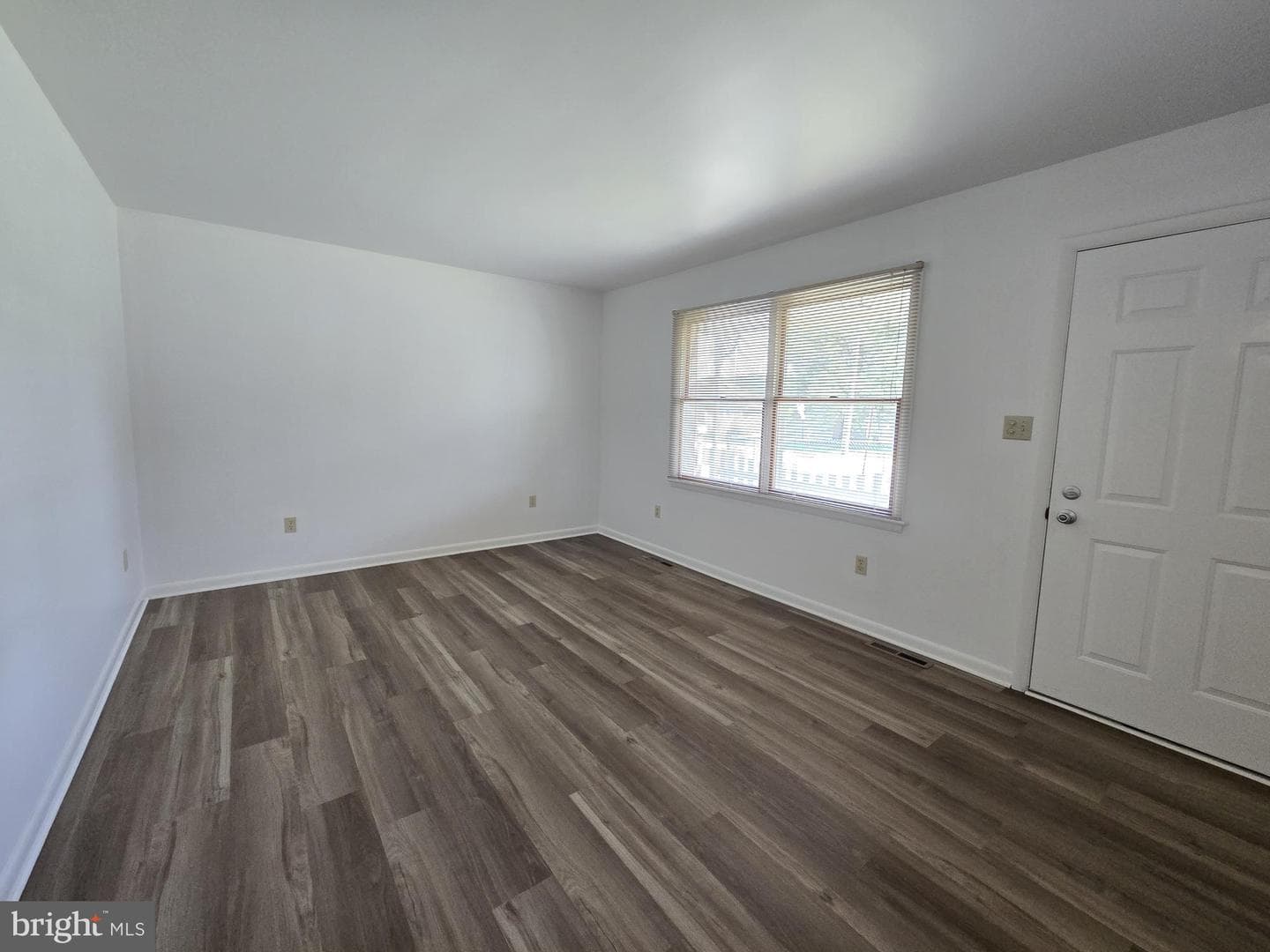 901 Charles Street photo 4