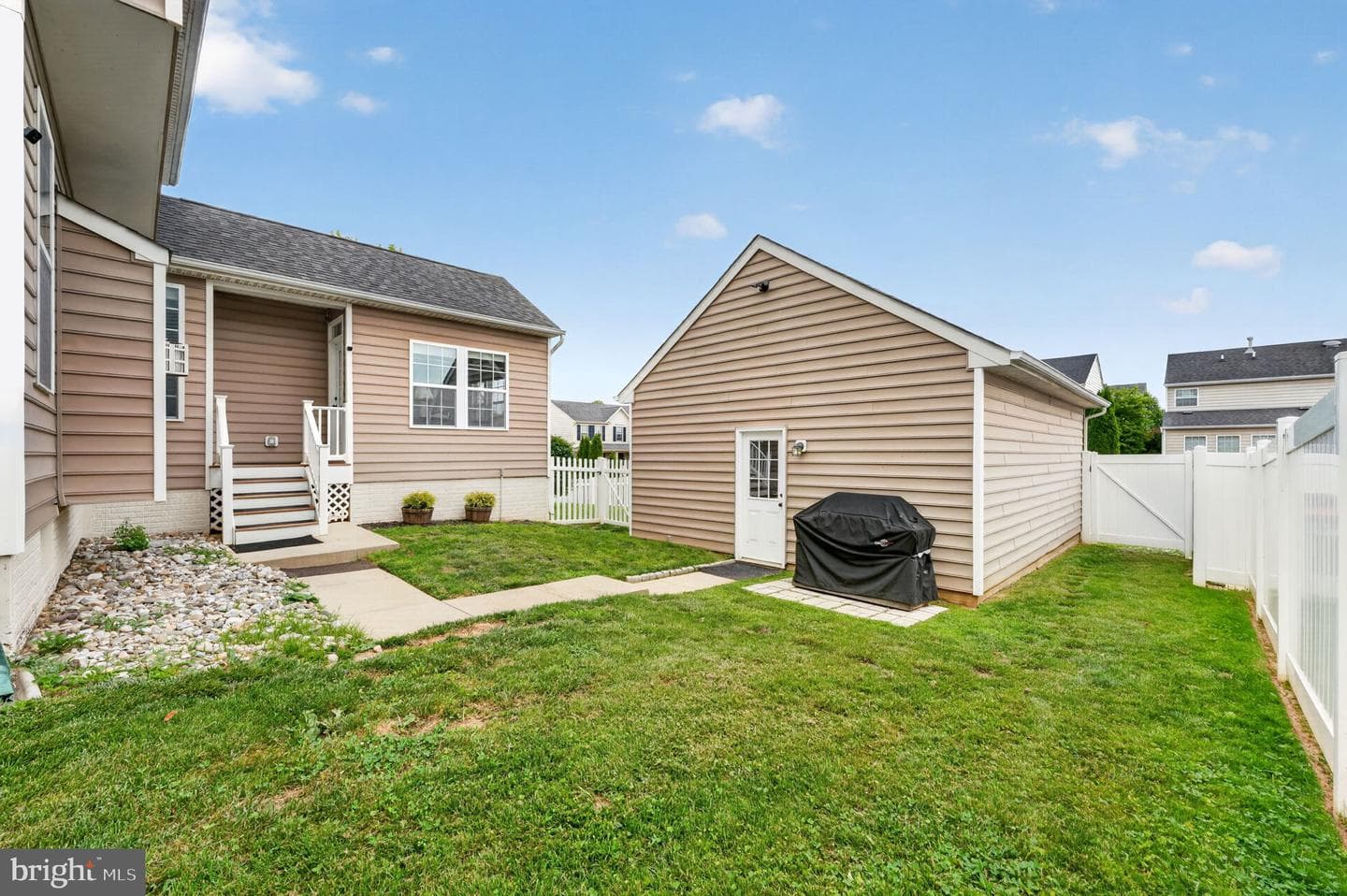 435 Wrigley Boulevard photo 57
