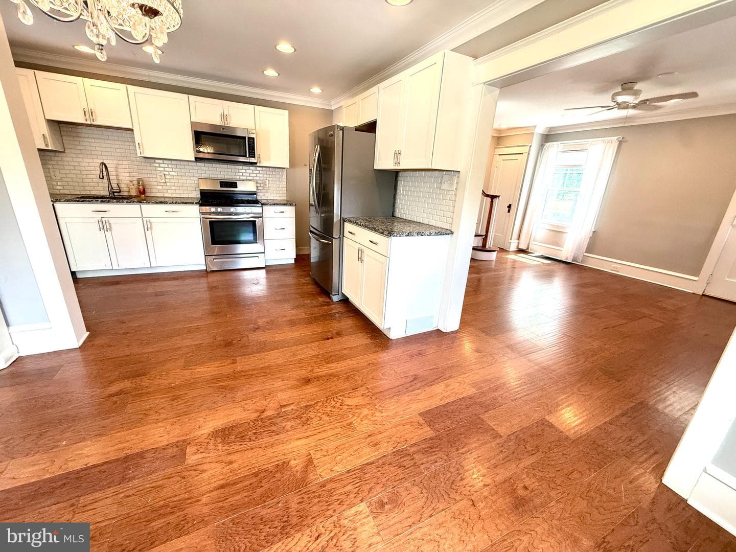 119 W Whiteland Avenue photo 25