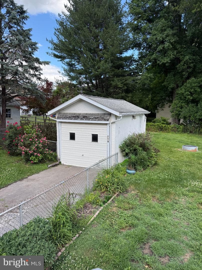 119 W Whiteland Avenue photo 27