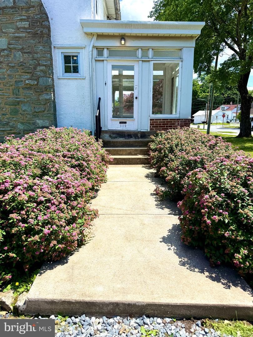 119 W Whiteland Avenue photo 31