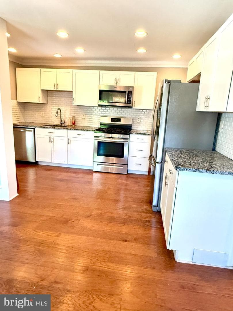 119 W Whiteland Avenue photo 8