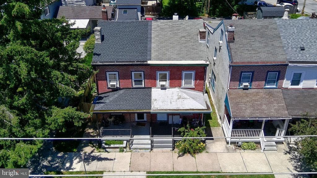 521 E Barnard Street photo 4