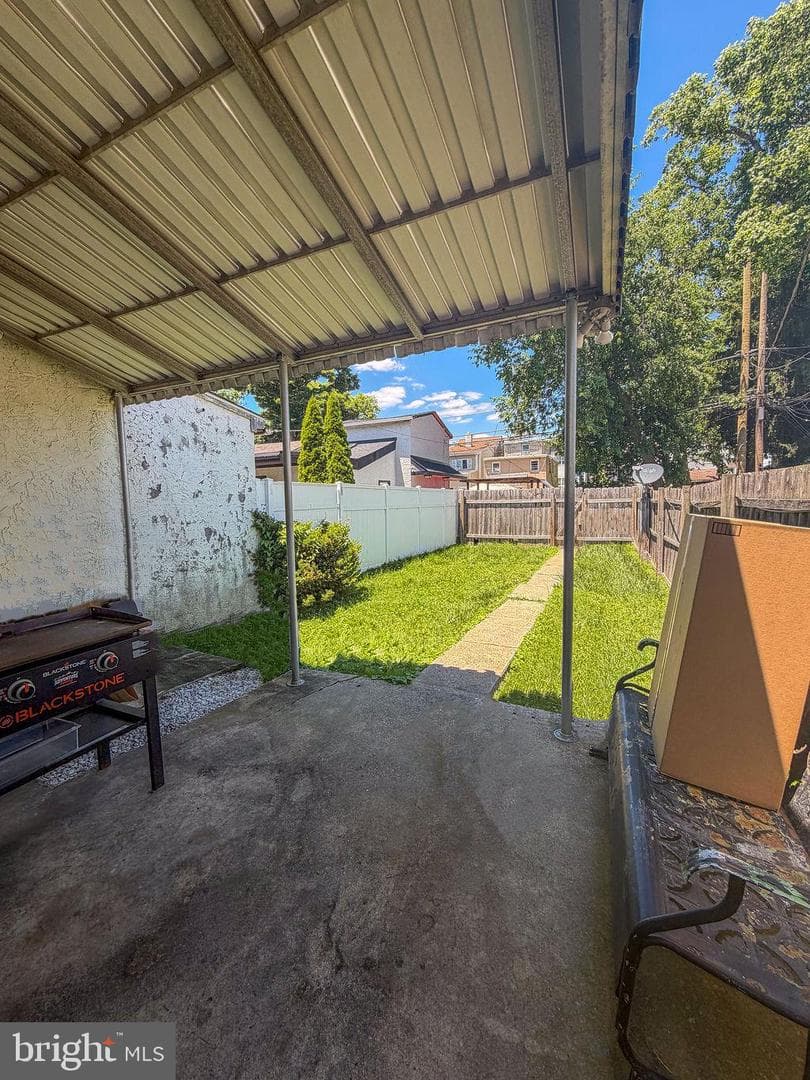 521 E Barnard Street photo 8