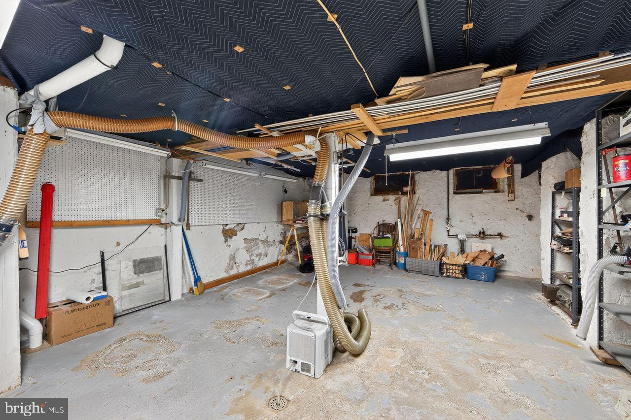 216 W Miner Street photo 34