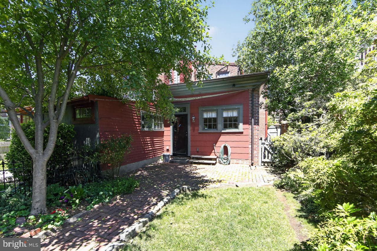 216 W Miner Street photo 36