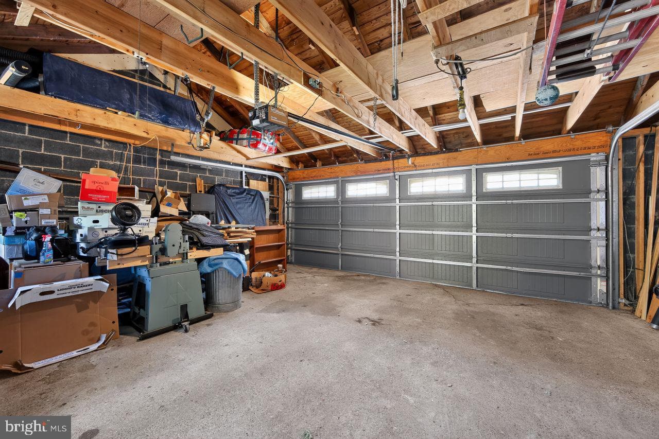 216 W Miner Street photo 37