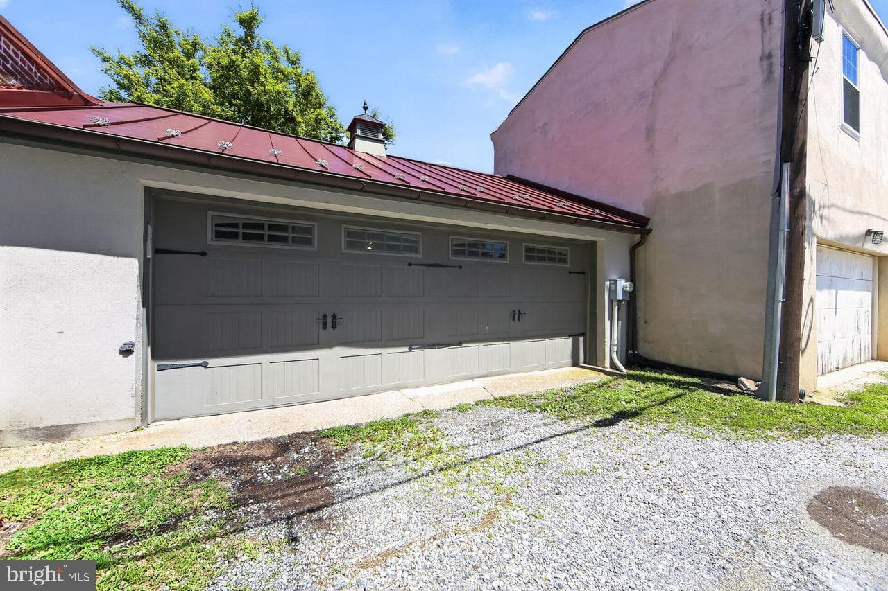 216 W Miner Street photo 38
