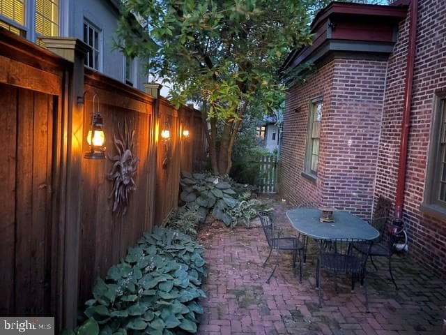 216 W Miner Street photo 41
