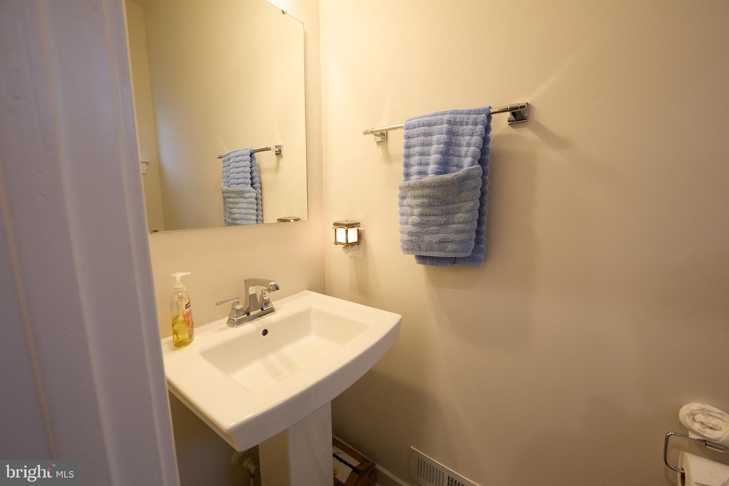 235 Sloan Drive photo 28