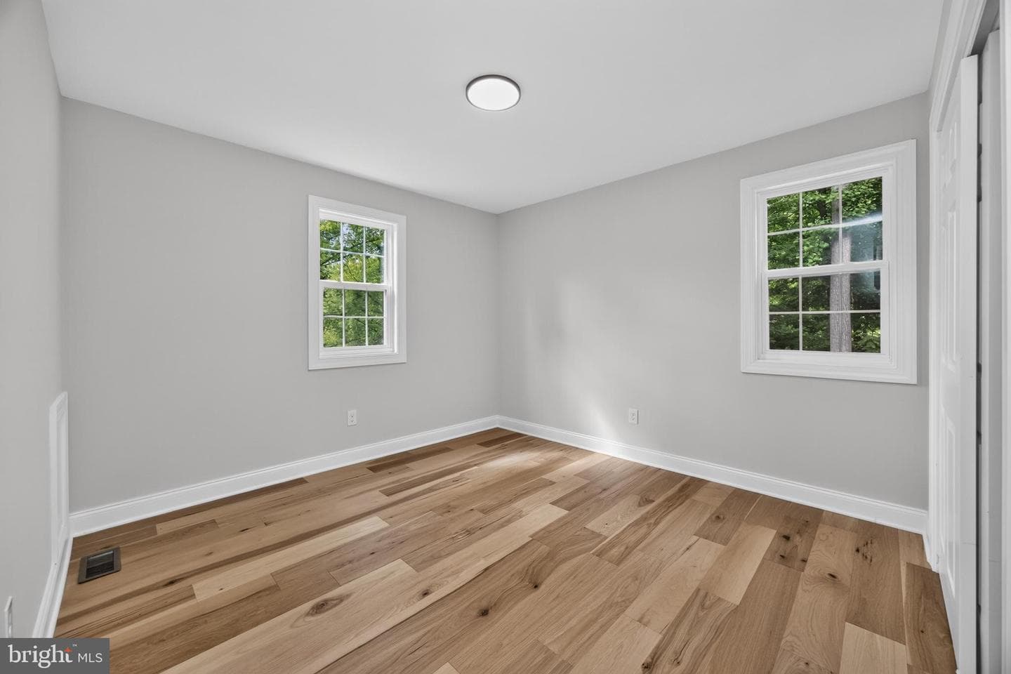 303 Norwood Road photo 34